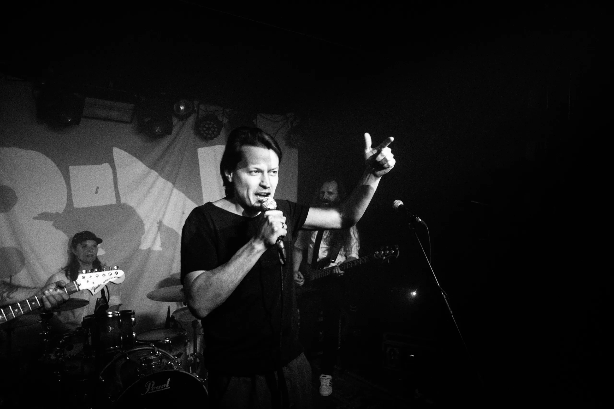 Photo: 20241123-johnny_cosmic-8384