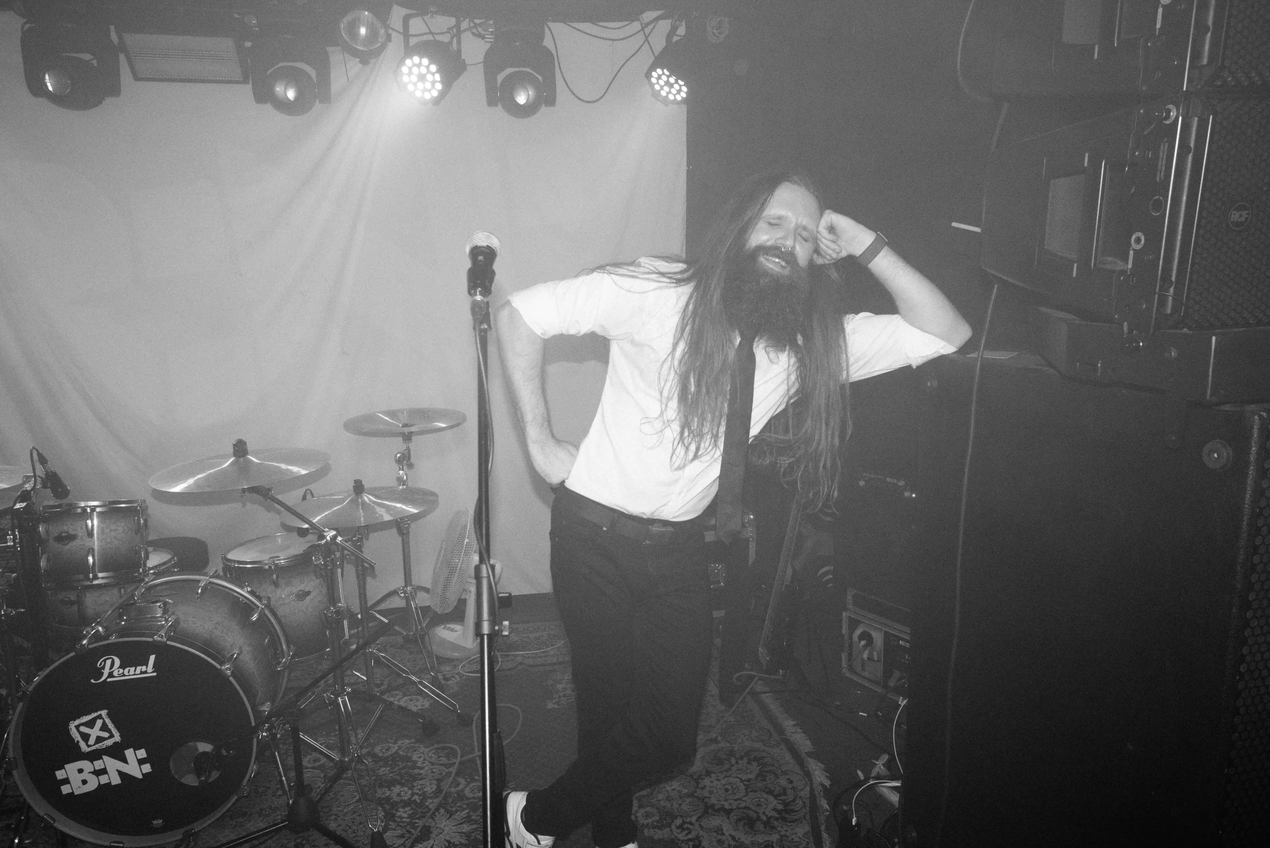 Photo: 20241123-johnny_cosmic-8918